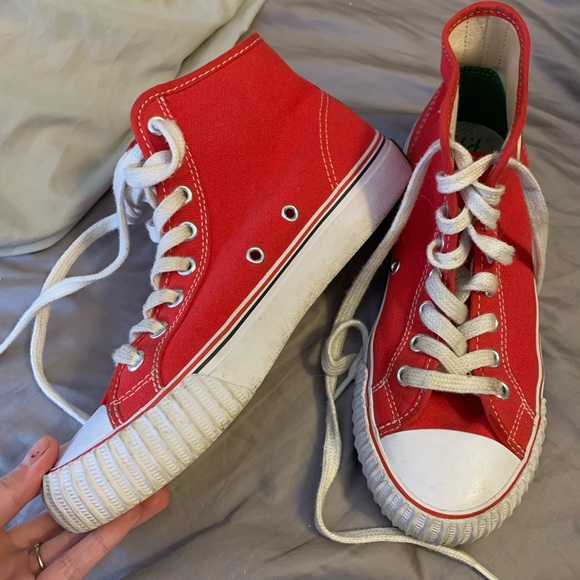 Red P.F. Flyers size 7 - Picture 3 of 4